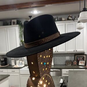 Black Wide-Brim dress cowgirl hat  with Leopard-Print Band medium